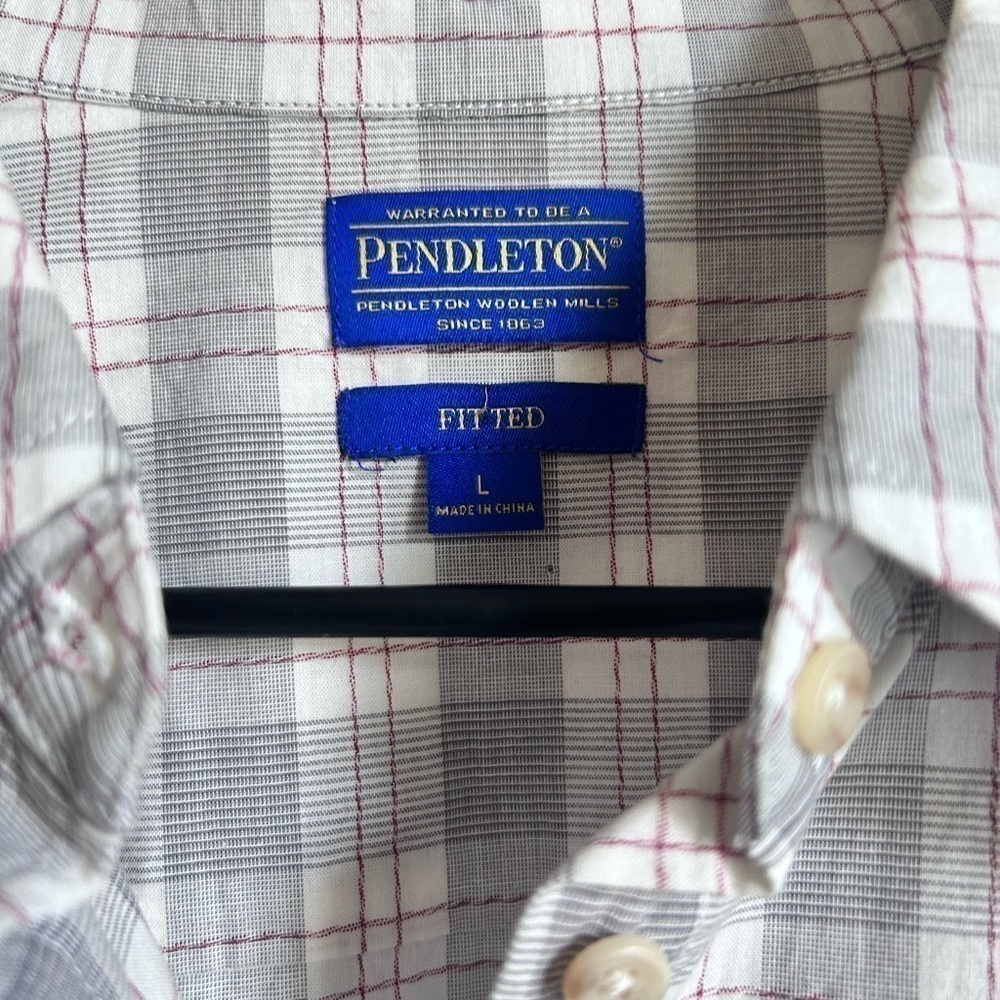 Pendleton Women’s Fitted Plain Button Down Shirt- Size Large - Picture 3 of 6